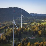 Le premier parc éolien vaudois a été inauguré mardi sur les hauteurs de Sainte-Croix. KEYSTONE/VALENTIN FLAURAUD